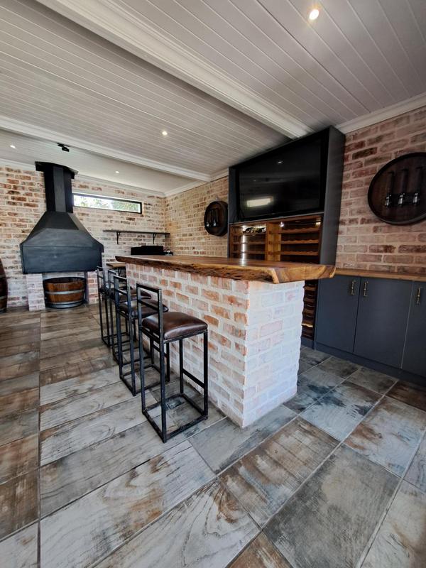 3 Bedroom Property for Sale in Vredekloof East Western Cape